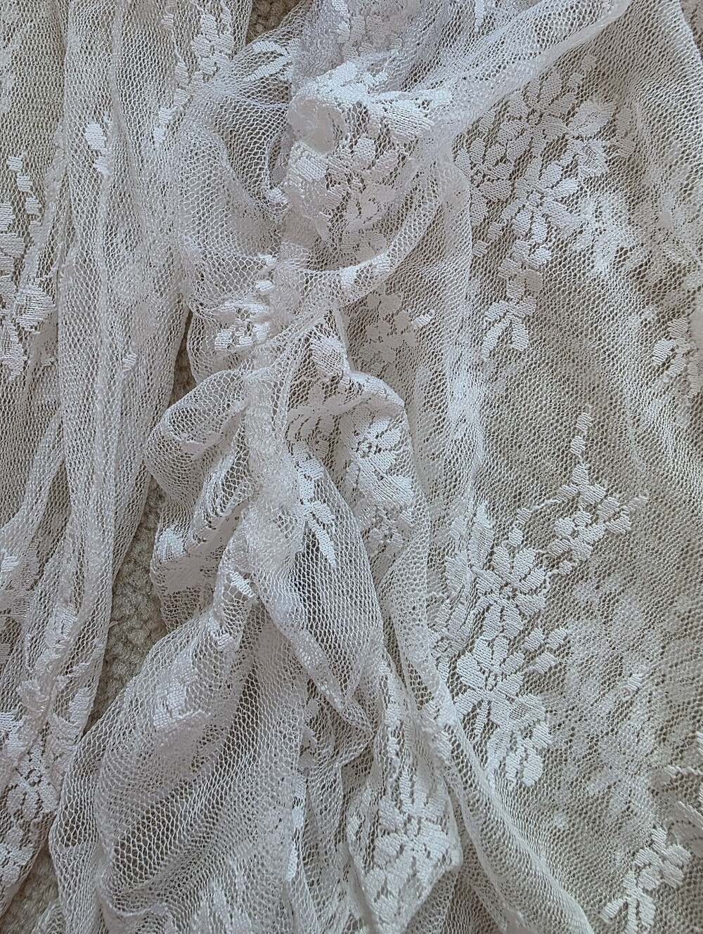 Floral Lace Style Long Sleeve - Picture 4 of 5
